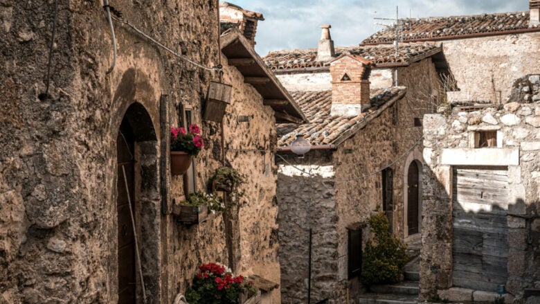 Nel cuore dell’Abruzzo si trova un piccolo borgo dal fascino senza tempo