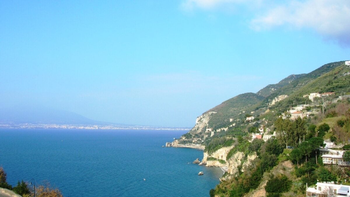 Vico Equense, la perla segreta della Costiera Sorrentina tra mare, storia e sapori