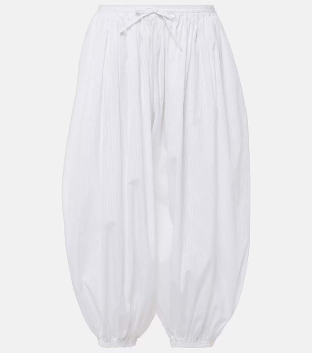 I Pantaloni alla turca sono il trend comfy-chic di questa estate! I Pantaloni alla turca sono il trend comfy-chic di questa estate!