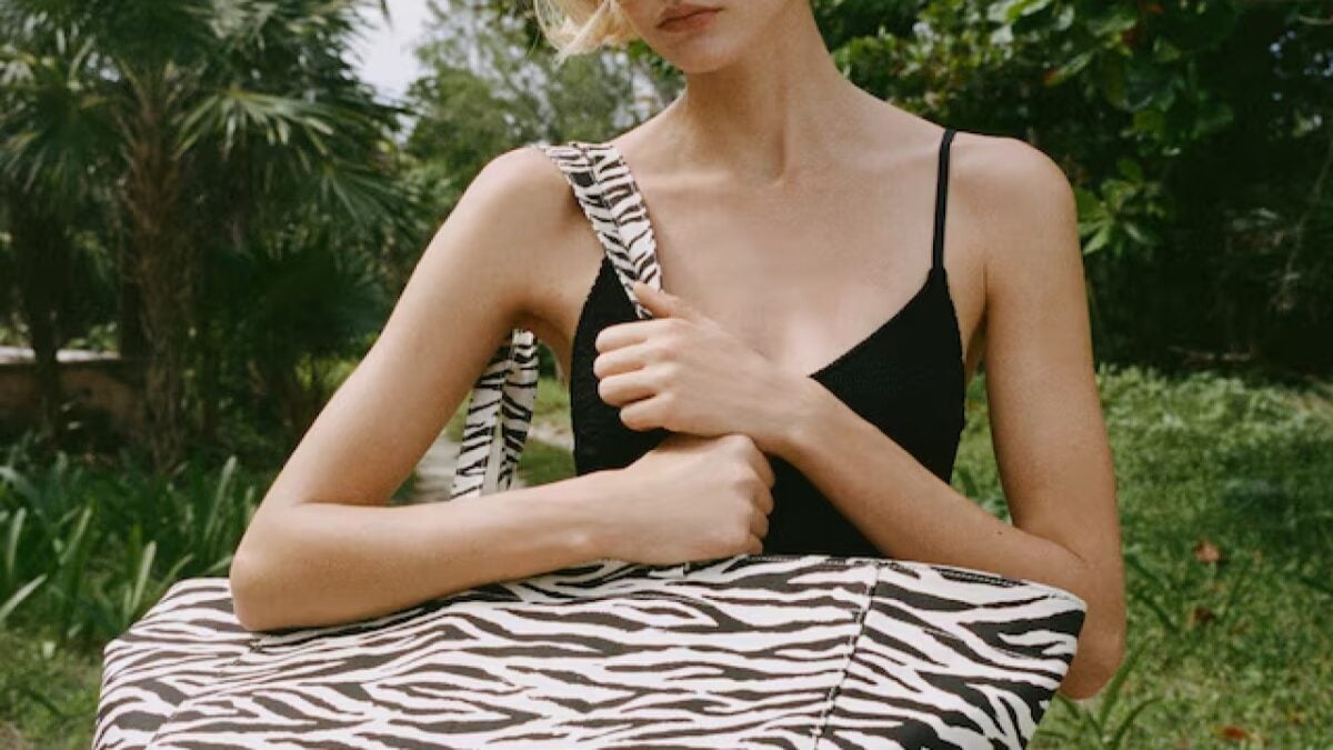Gli Accessori animalier per look beachwear eleganti e wild