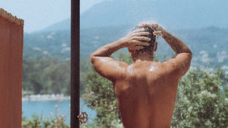 Prolunga l’abbronzatura mentre fai la doccia con questi 7 shower gel doposole