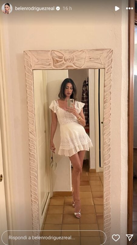 Belen Rodriguez sceglie il bianco come colore must have per la sua estate: copialo subito! Belen Rodriguez sceglie il bianco come colore must have per la sua estate: copialo subito!