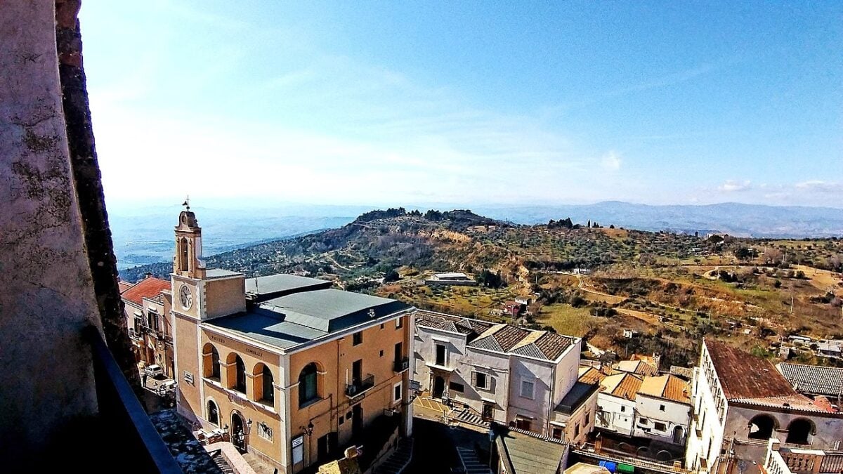 Ecco un borgo della Basilicata che dovreste visitare durante queste settimane estive