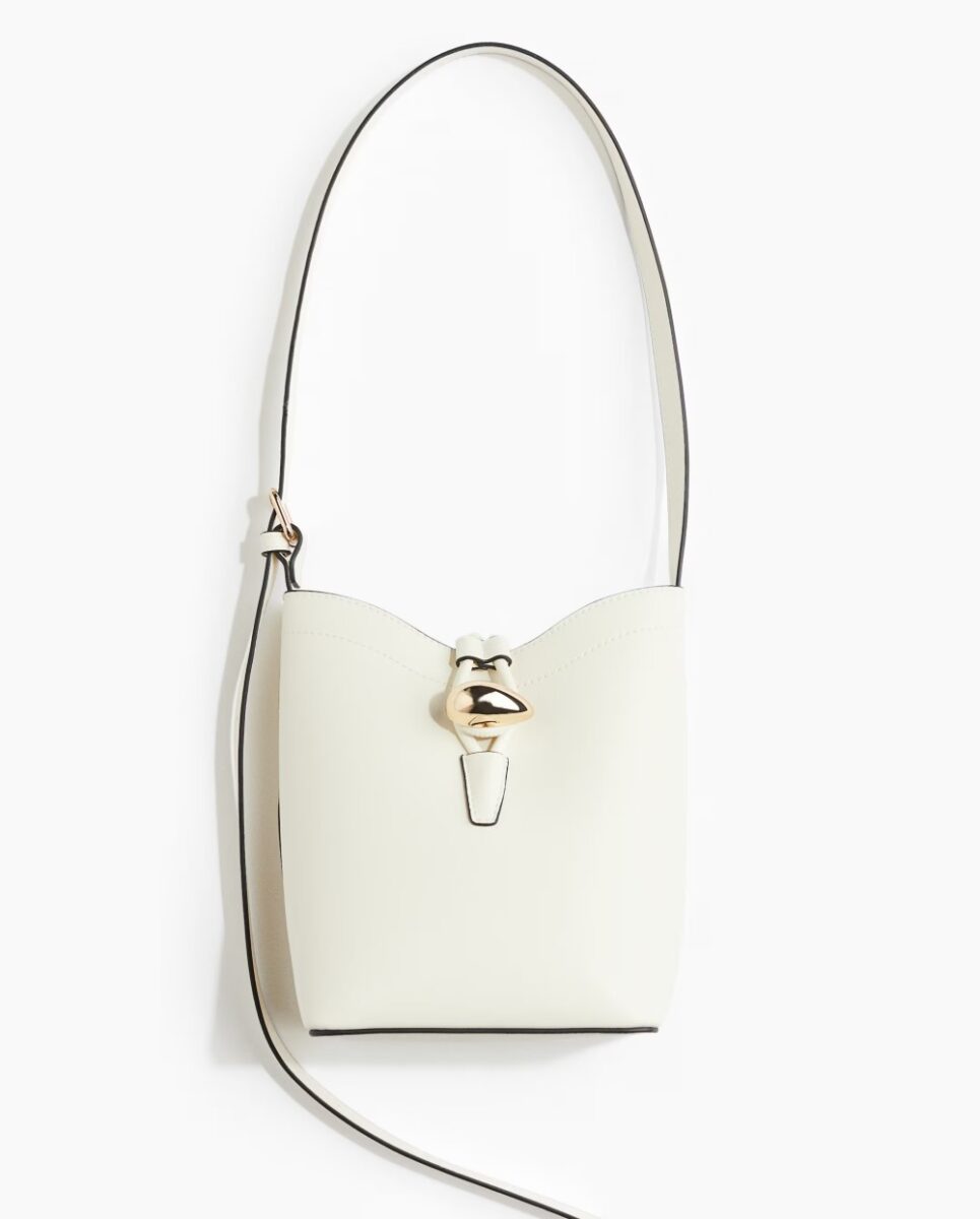 La Borsa bianca è lo statement piece dell’estate: chic, verstile e super trendy