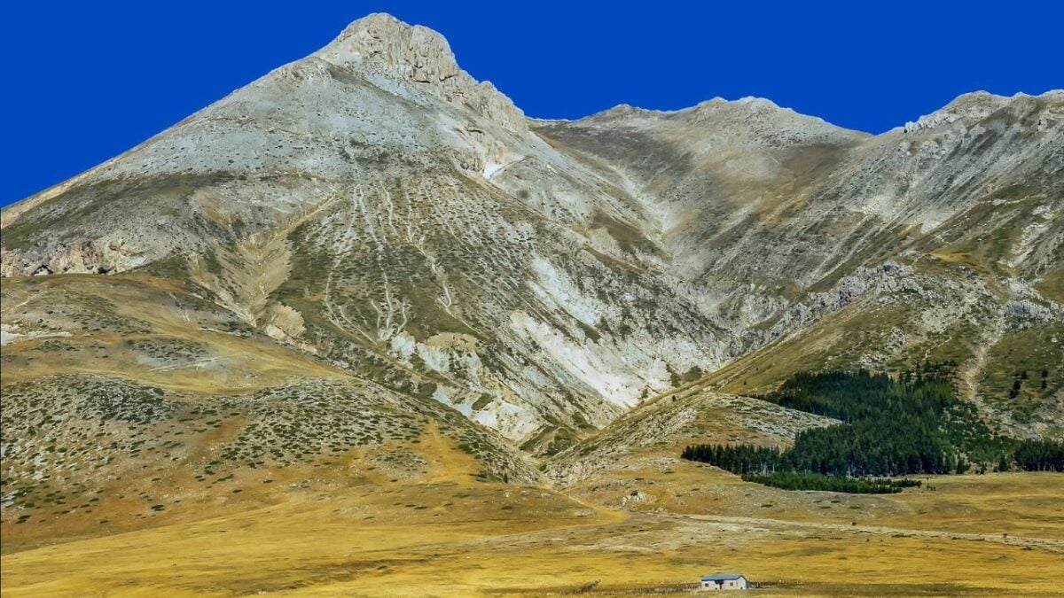 Questo borgo medievale è una piccola perla tra i monti del Gran Sasso