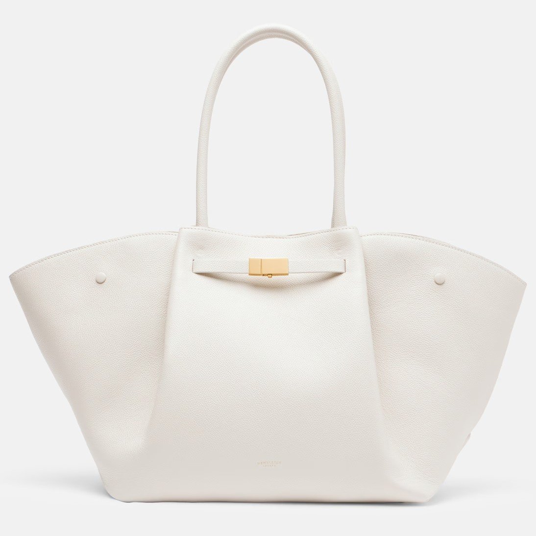La Borsa bianca è lo statement piece dell’estate: chic, verstile e super trendy