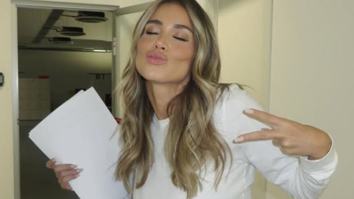 Diletta Leotta lascia tutti senza fiato con i mini shorts e il crop top bianco! FOTO