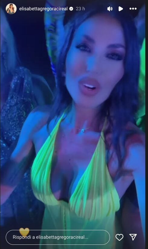 Elisabetta Gregoraci sceglie il giallo come colore must per la sua estate 2025: scopri il Look! Elisabetta Gregoraci sceglie il giallo come colore must per la sua estate 2025: scopri il Look!