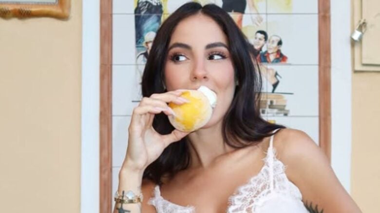 Giulia De Lellis, Look premaman sexy-chic con l’abito lingerie, must have di stagione!
