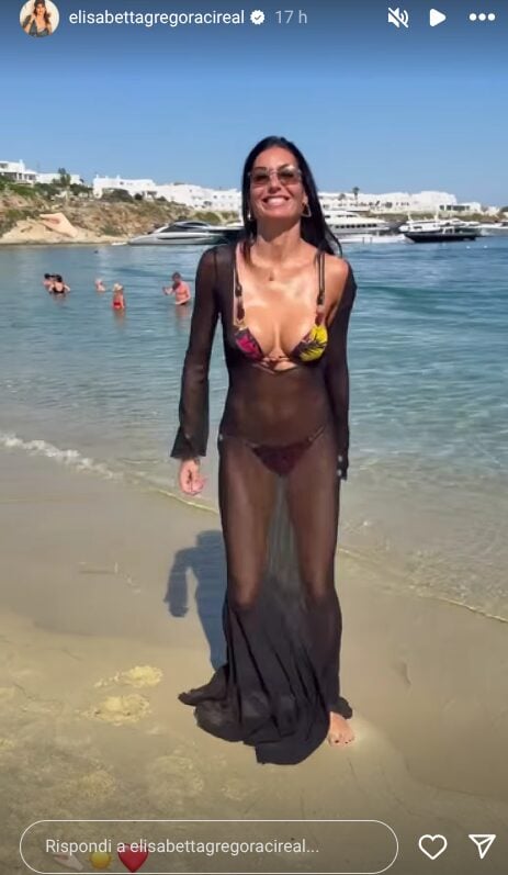 Elisabetta Gregoraci, al mare a Mykonos in forma smagliante e con uno stile sexy-chic! Elisabetta Gregoraci, al mare a Mykonos in forma smagliante e con uno stile sexy-chic!