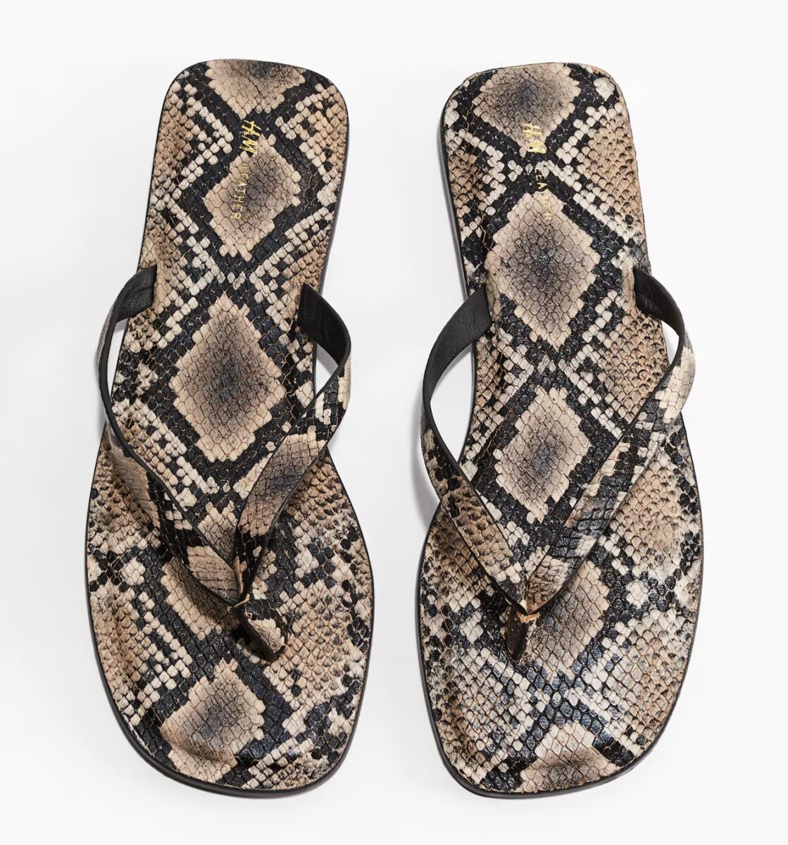 Gli Accessori animalier per look beachwear eleganti e wild Gli Accessori animalier per look beachwear eleganti e wild