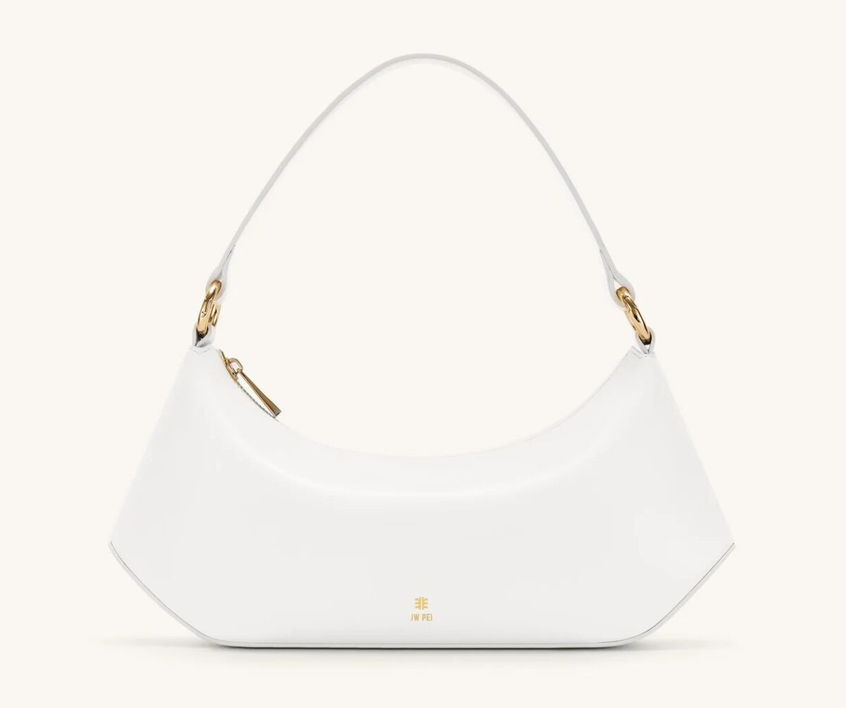 La Borsa bianca è lo statement piece dell’estate: chic, verstile e super trendy