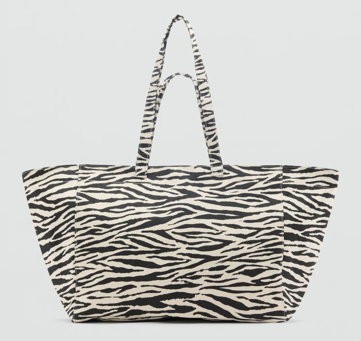 Gli Accessori animalier per look beachwear eleganti e wild Gli Accessori animalier per look beachwear eleganti e wild