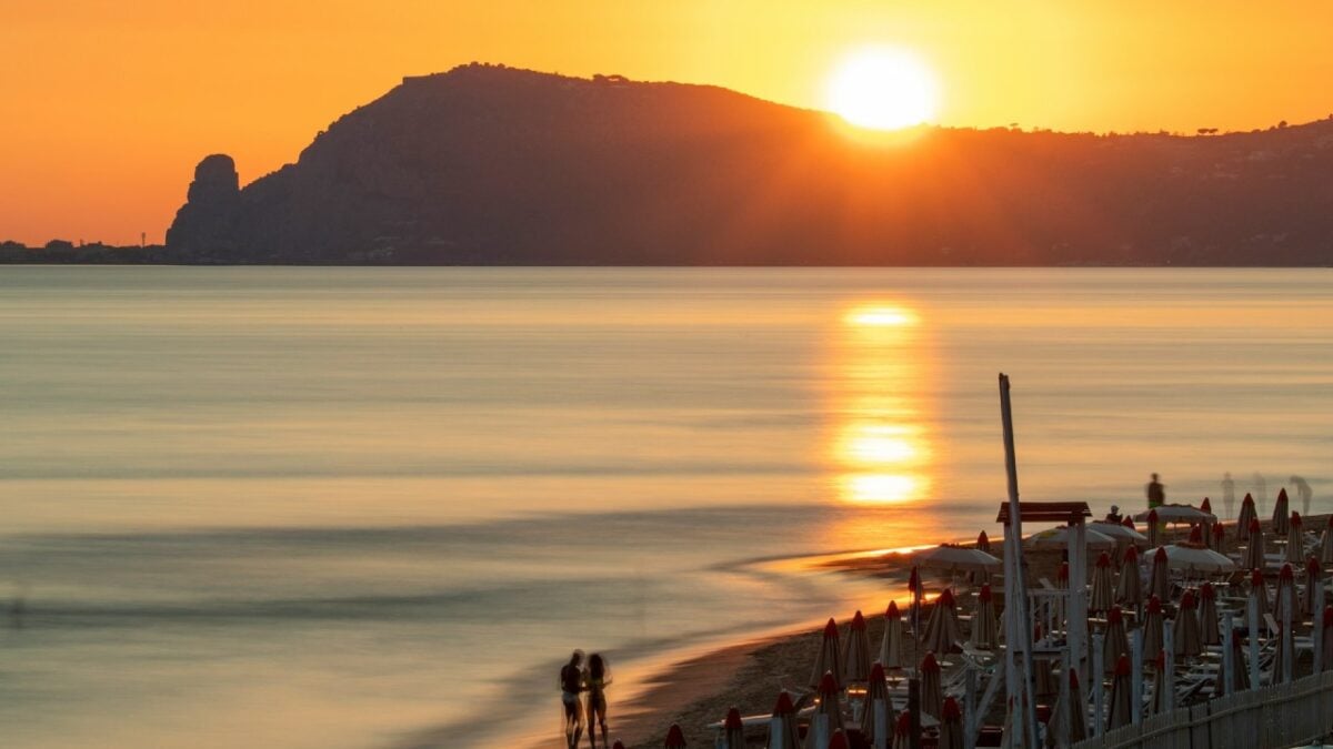Weekend al mare senza traffico: ecco le spiagge raggiungibili in treno da Roma