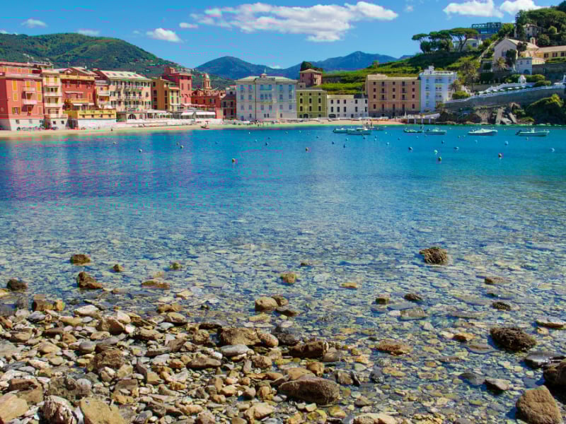Fuga al Mare da Milano: le destinazioni più vicine se trascorri l’estate in città Fuga al Mare da Milano: le destinazioni più vicine se trascorri l’estate in città
