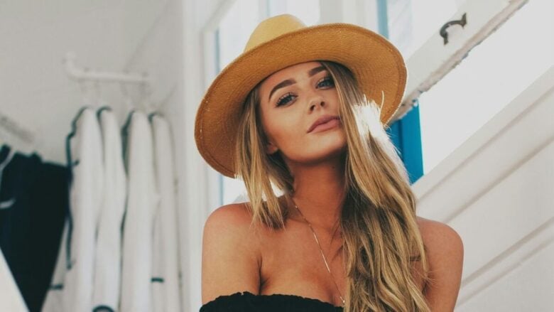 Rafia Blonde: la tonalità calda e luminosa che domina l’estate