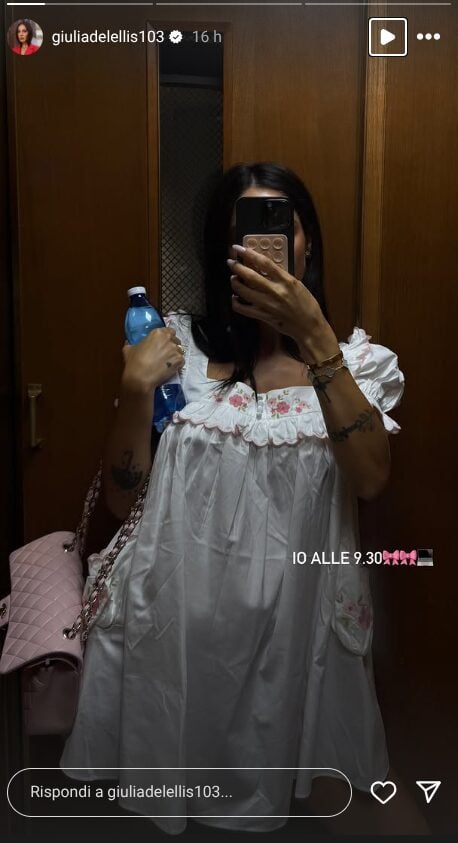 Giulia De Lellis sfoggia sui social i suoi Look premaman preferiti: dal più casual al più elegante e chic! FOTO Giulia De Lellis sfoggia sui social i suoi Look premaman preferiti: dal più casual al più elegante e chic! FOTO