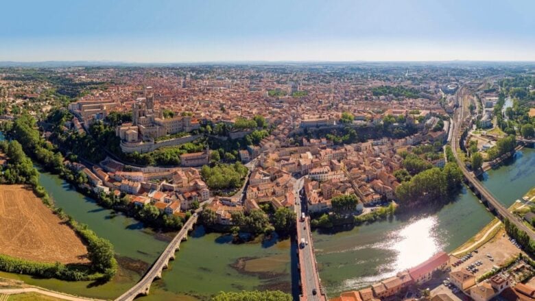 Questa località nel cuore dell’Occitana è davvero una perla da scoprire questa estate