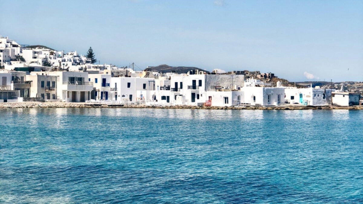 Paros è la destinazione perfetta per scoprire la vera essenza della Grecia