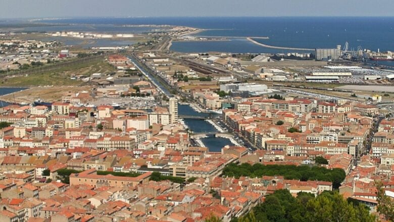 La piccola Venezia francese è una vera perla da scoprire questa estate