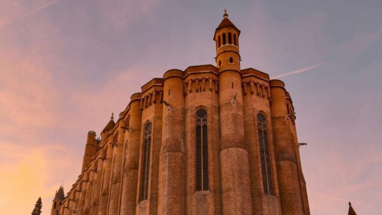 Il fascino di Albi, la città del Sud della Francia tra cattedrali maestose e meraviglie della natura