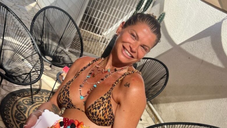 Alessandra Amoroso, per il suo compleanno sfoggia il Look di super tendenza per quest’estate: scoprilo qui!