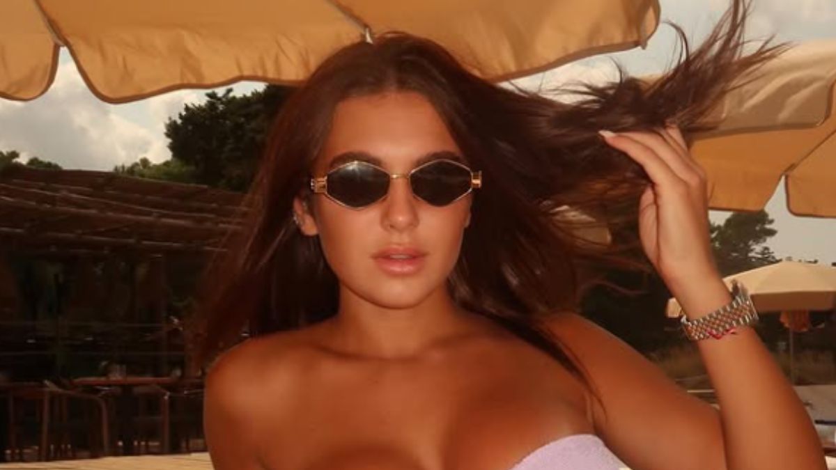 Chanel Totti si conferma regina dell’estate con il trikini di super tendenza: scoprilo qui!
