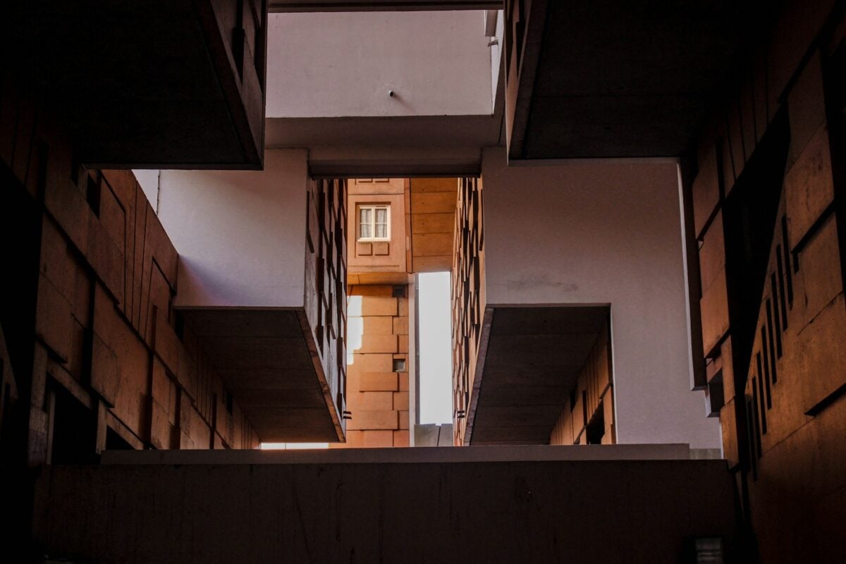 Casa indipendente o appartamento in condominio, qual è la scelta giusta per te: valutazioni da fare