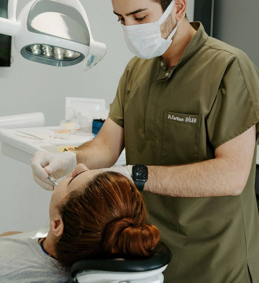 Sorriso d’estate: i consigli per mantenere i denti in salute e splendenti anche in vacanza Sorriso d’estate: i consigli per mantenere i denti in salute e splendenti anche in vacanza