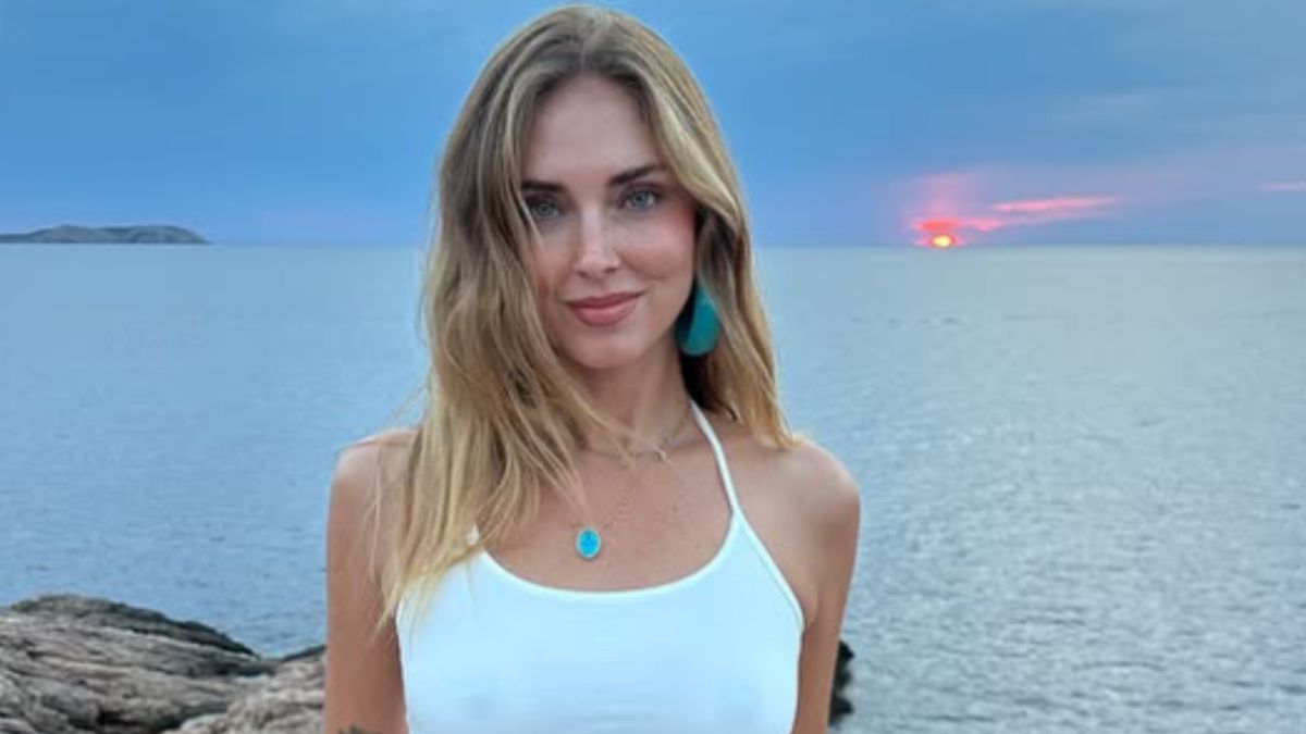 Chiara Ferragni lancia una nuova tendenza per l’estate 2025 con la borsa di conchiglie!