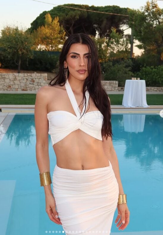 Giulia Salemi, per l’estate 2025 sceglie il bianco come colore must dei suoi outfit!