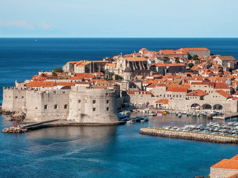 Vacanze a settembre: 4 mete europee low cost per un weekend all’insegna dell’esplorazione Vacanze a settembre: 4 mete europee low cost per un weekend all’insegna dell’esplorazione