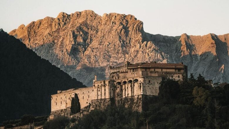 Dalla lunigiana alla val d’orcia, i borghi toscani da visitare lungo la via Francigena