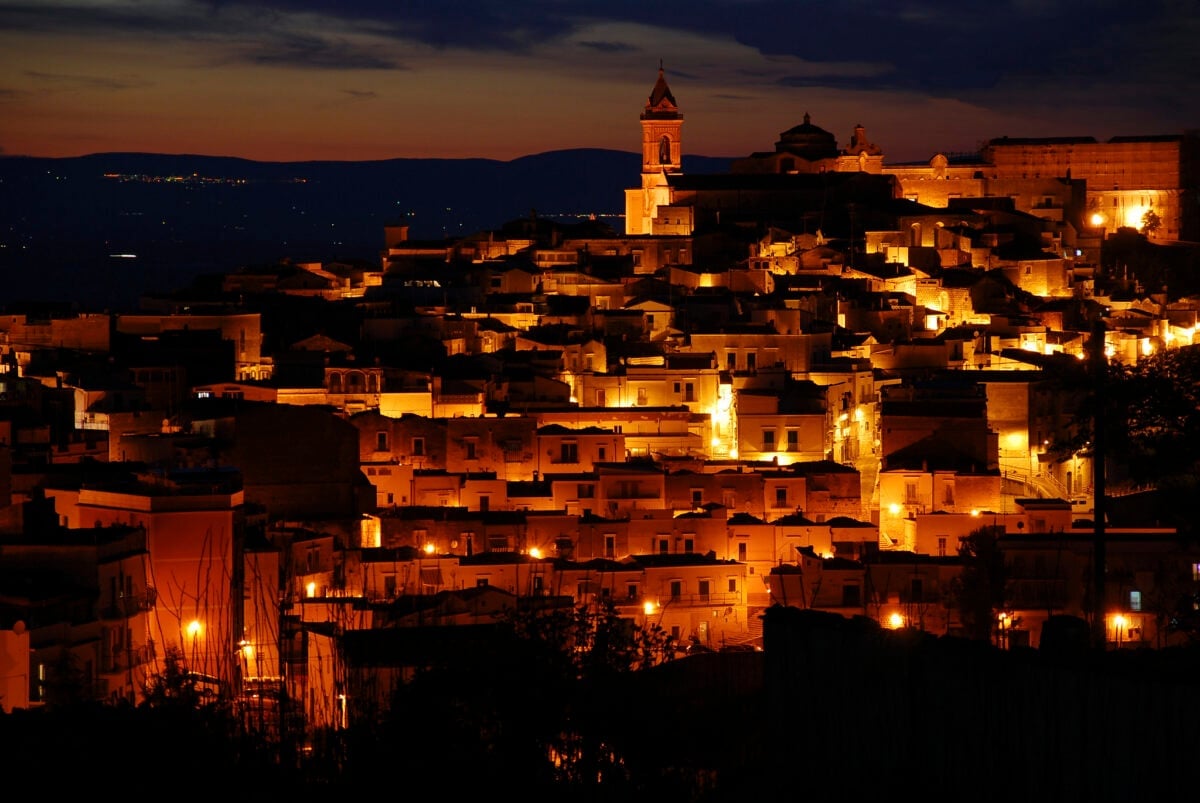 Il Borgo della Puglia dove storia e paesaggi mozzafiato conquistano il cuore!