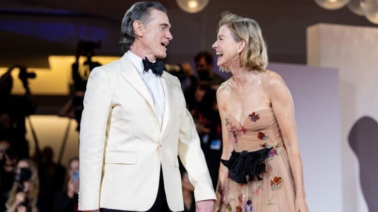 Naomi Watts e Billy Crudup, più complici che mai a Venezia 2025: ecco il loro red carpet di coppia con Look matchy matchy!