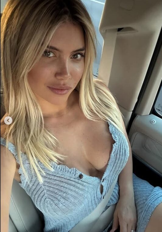 Wanda Nara si mostra così sui social: lo scatto lascia senza fiato tutti! Wanda Nara si mostra così sui social: lo scatto lascia senza fiato tutti!