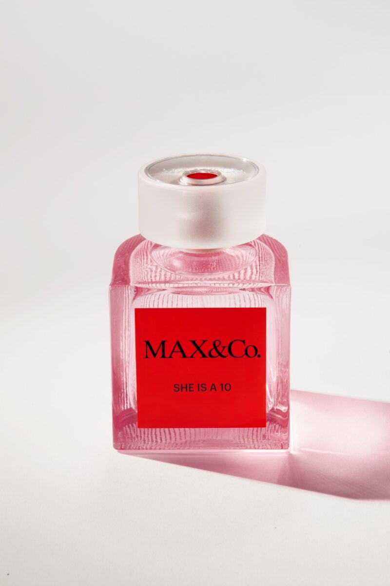 Max&Co. lancia la sua prima collezione di profumi: tre Eau de Parfum che rivoluzionano il concetto di femminilità contemporanea Max&Co. lancia la sua prima collezione di profumi: tre Eau de Parfum che rivoluzionano il concetto di femminilità contemporanea