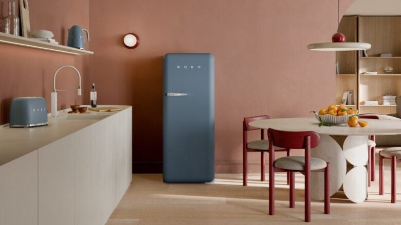 Storm Blue: il nuovo colore di tendenza nella palette cromatica Smeg