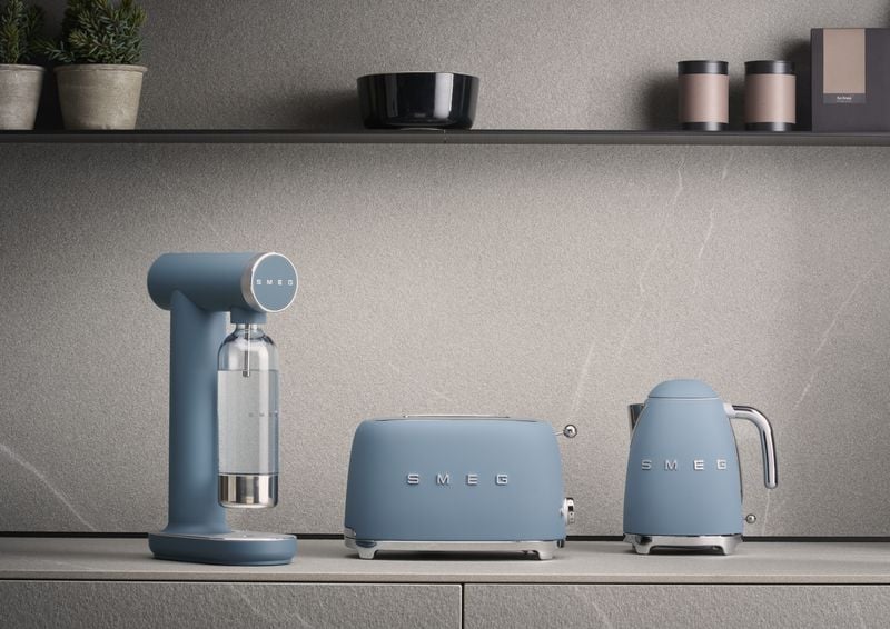 Storm Blue: il nuovo colore di tendenza nella palette cromatica Smeg