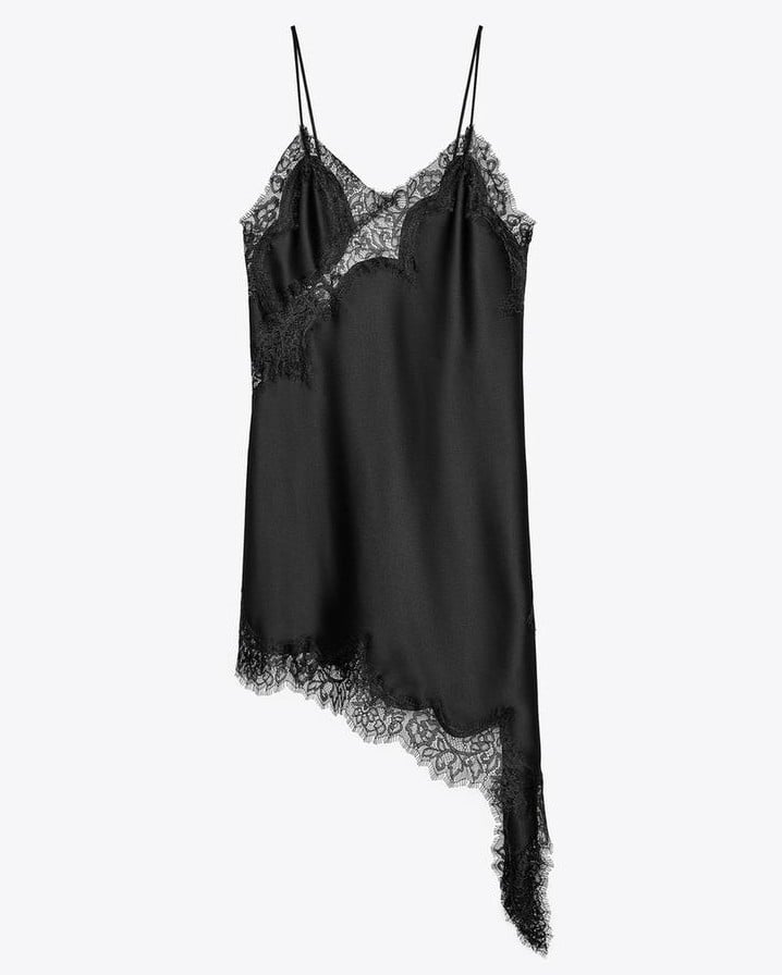Lo Slip dress asimmetrico è il trend virale della nuova stagione