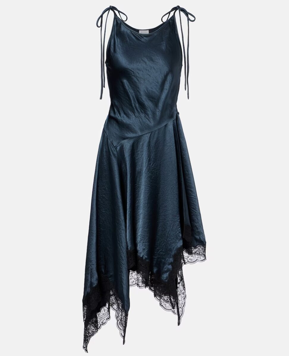Lo Slip dress asimmetrico è il trend virale della nuova stagione
