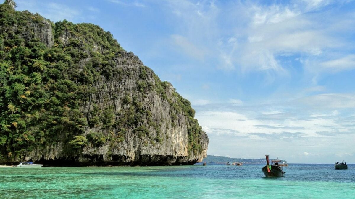 Sembra la Thailandia ma è in Italia: una meraviglia naturale sul lago d’Iseo