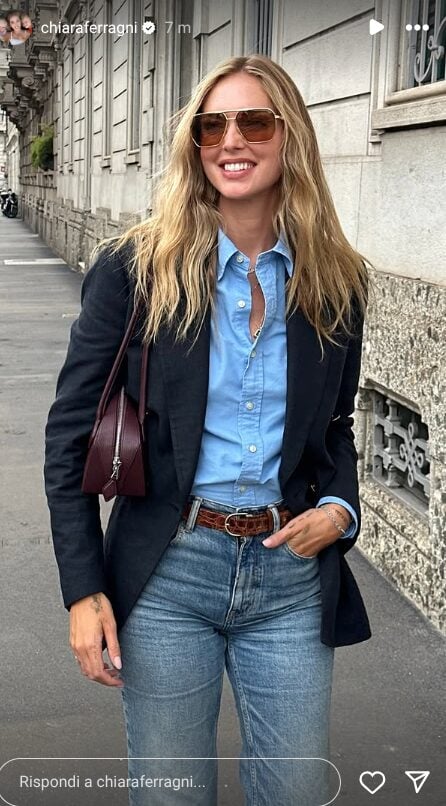 Chiara Ferragni, per il ‘back to work’ punta sull’eleganza più classica con camicia e blazer ma con un tocco glam! Chiara Ferragni, per il ‘back to work’ punta sull’eleganza più classica con camicia e blazer ma con un tocco glam!