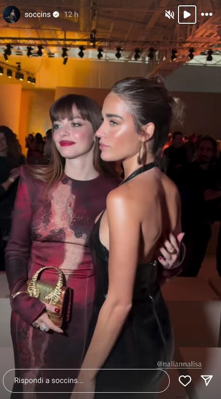 Milano Fashion Week SS26: Annalisa, Clara ed Elodie brillano alla sfilata di Roberto Cavalli tra look gold e dettagli animalier