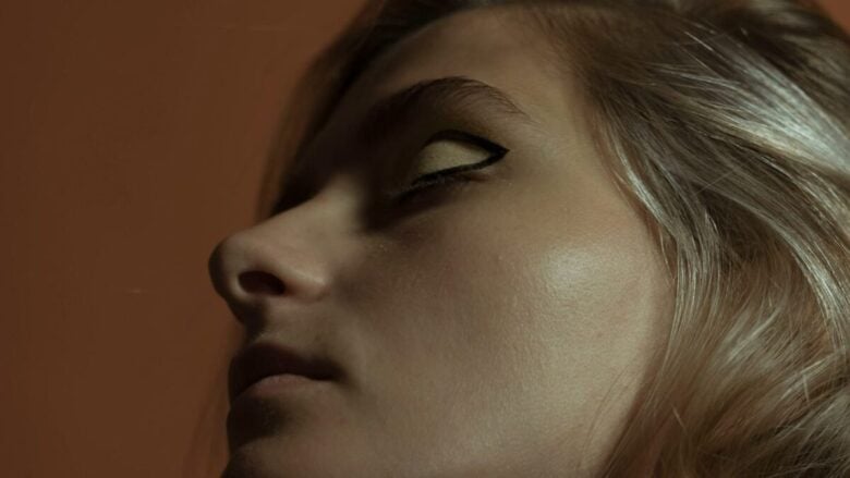 Biondo Boho: il colore di capelli caldo e irresistibile che conquista la stagione