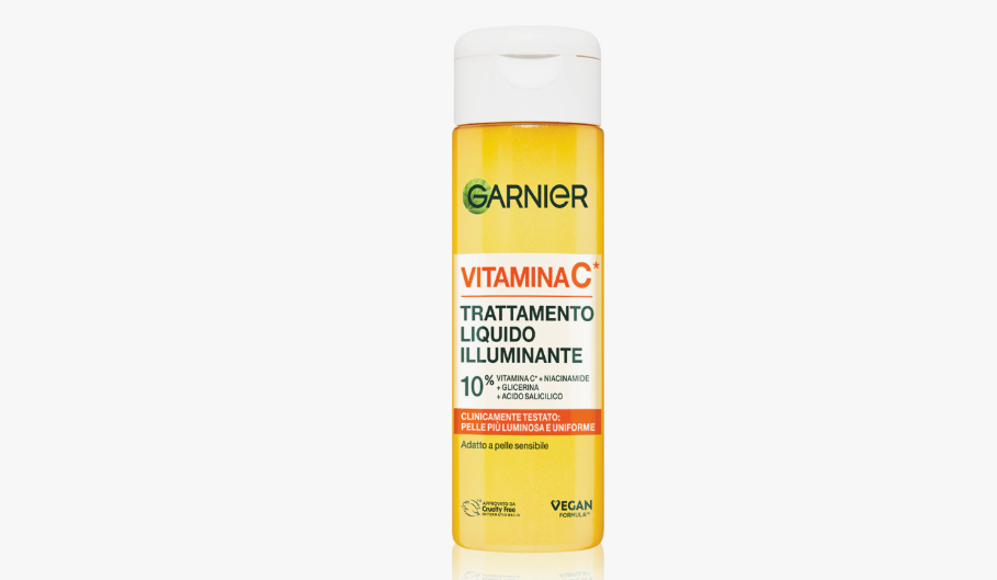 I tonici alla vitamina C che illuminano la pelle: addio macchie scure e colorito spento