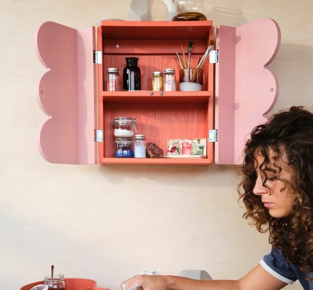 IKEA lancia la collezione OMMJÄNGE: una nuova interpretazione dei mobili svedesi tradizionali IKEA lancia la collezione OMMJÄNGE: una nuova interpretazione dei mobili svedesi tradizionali