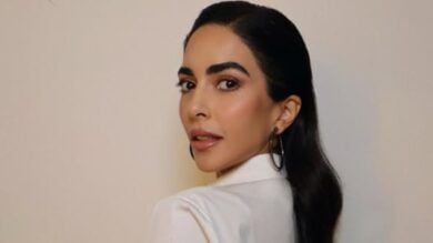 Rocio Munoz Morales lascia tutti senza fiato con il suo total white Look per il ritorno in tv con ‘Freeze’