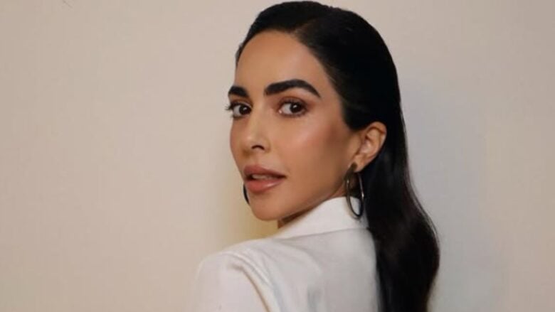 Rocio Munoz Morales lascia tutti senza fiato con il suo total white Look per il ritorno in tv con ‘Freeze’