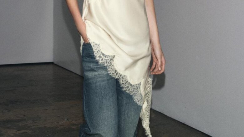 Lo Slip dress asimmetrico è il trend virale della nuova stagione